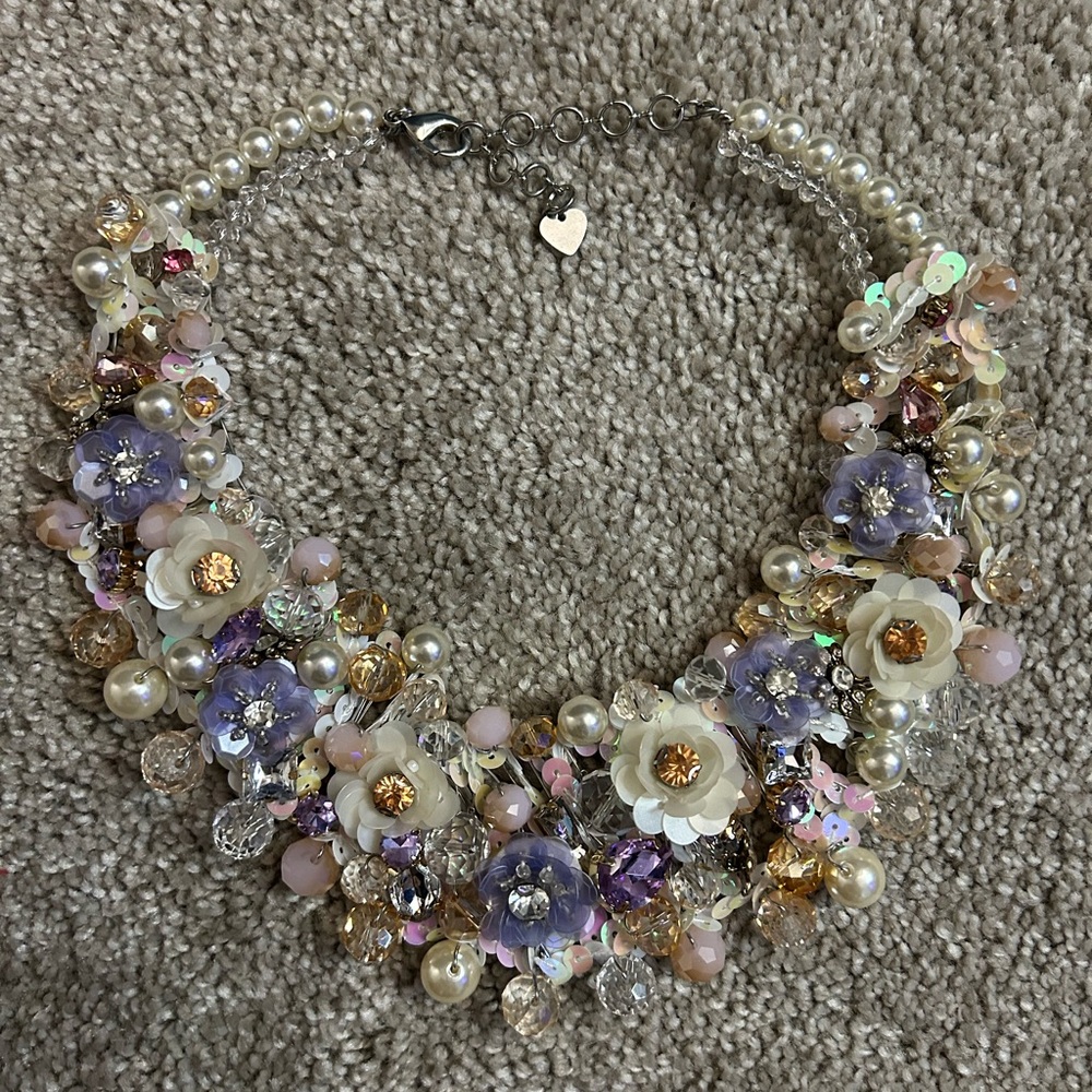 Aldo Statement Necklace Chunky Floral Cluster Bib Peach & Cream Gold Curb Chain